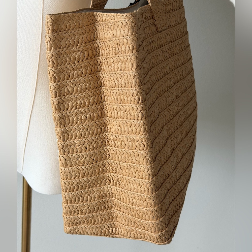 ☀️ BTB Los Angeles Social Distancing Straw Tote - Beach Day - Picture 5 of 16